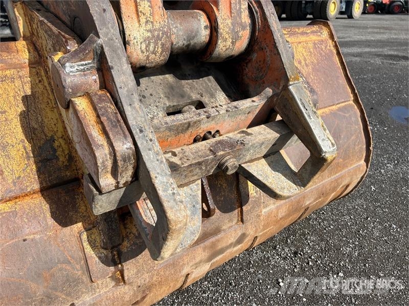Hitachi ZX300LC-6N Tracked Excavator Crawler excavators