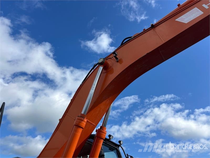 Hitachi ZX300LC-6N Tracked Excavator Crawler excavators