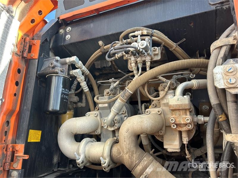 Hitachi ZX300LC-6N Tracked Excavator Crawler excavators