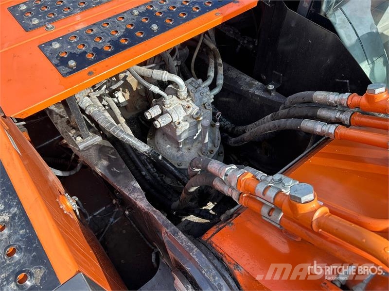 Hitachi ZX300LC-6N Tracked Excavator Crawler excavators
