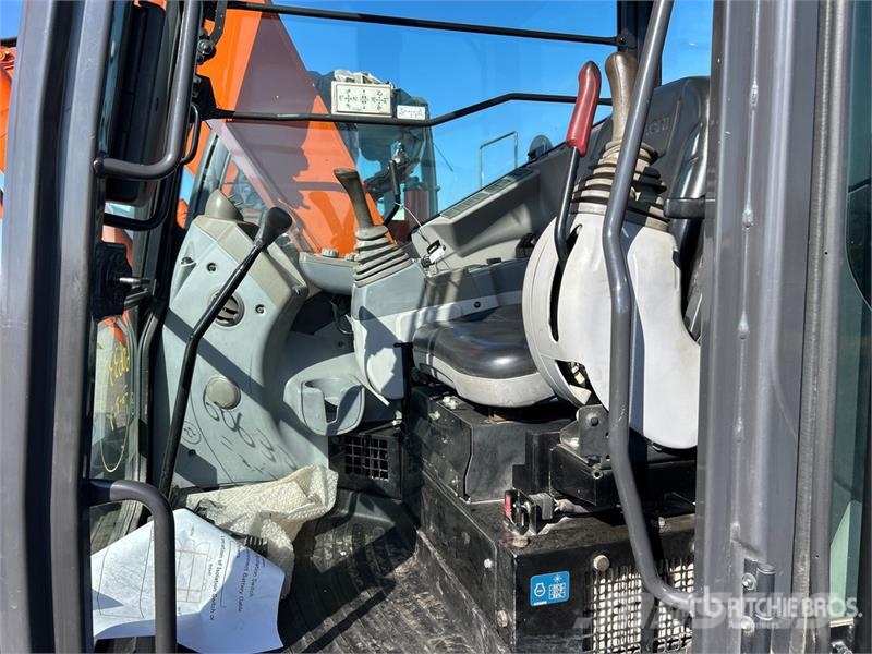 Hitachi ZX75UR-5B Tracked Excavator Crawler excavators