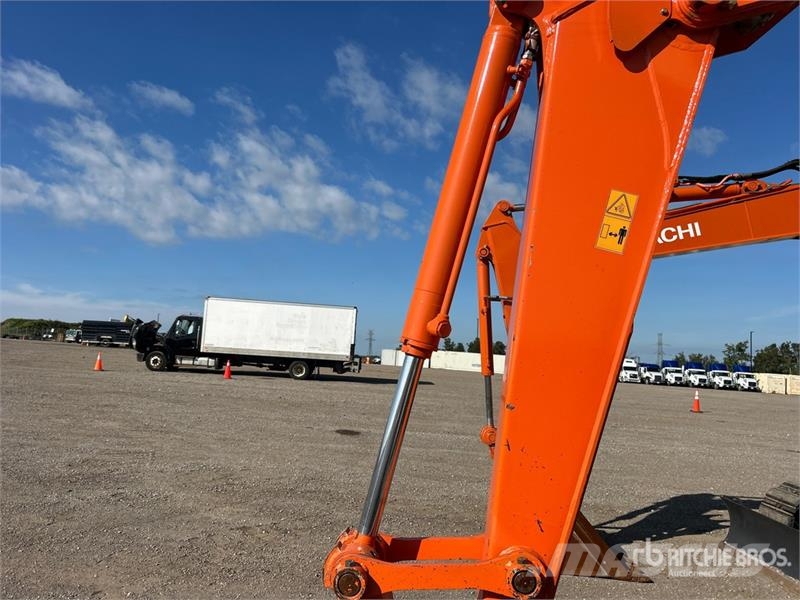 Hitachi ZX75UR-5B Tracked Excavator Crawler excavators