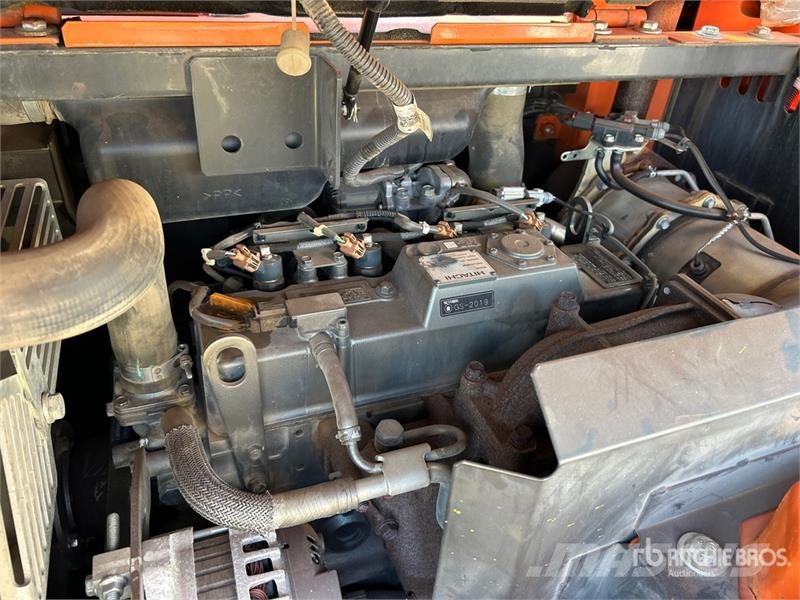 Hitachi ZX75UR-5B Tracked Excavator Crawler excavators