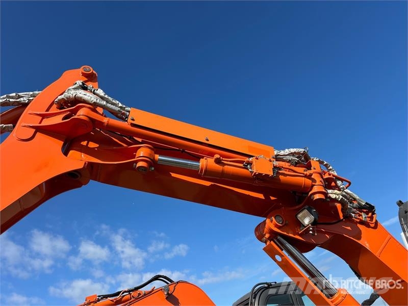 Hitachi ZX75UR-5B Tracked Excavator Crawler excavators