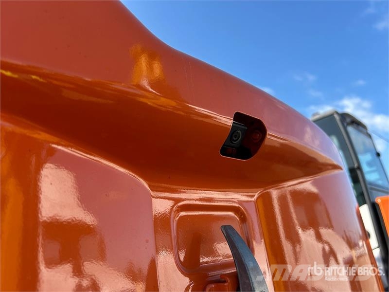 Hitachi ZX75UR-5B Tracked Excavator Crawler excavators