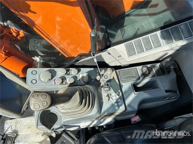 Hitachi ZX75UR-5B Tracked Excavator Crawler excavators