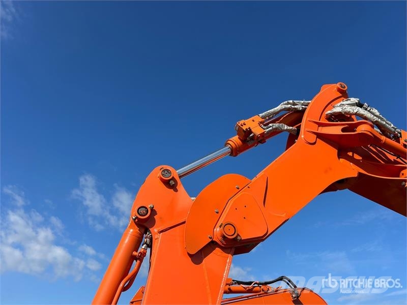 Hitachi ZX75UR-5B Tracked Excavator Crawler excavators