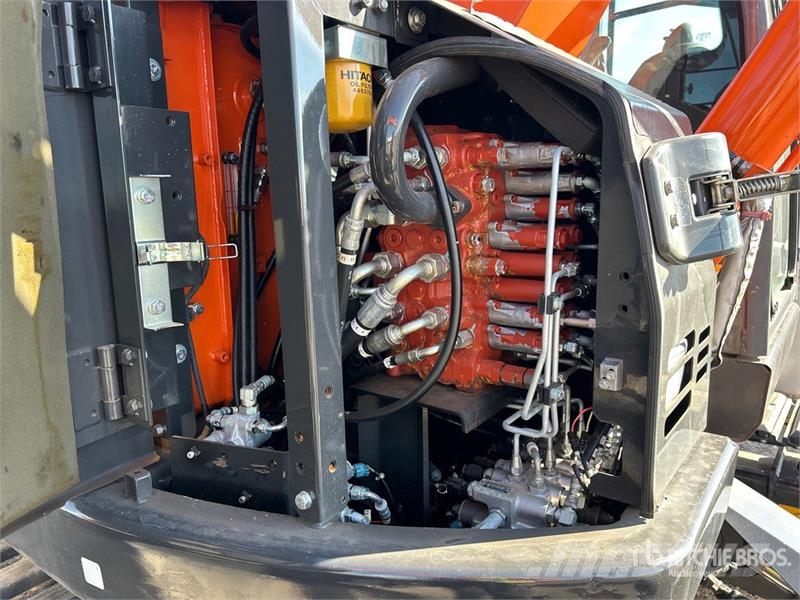 Hitachi ZX75UR-5B Tracked Excavator Crawler excavators