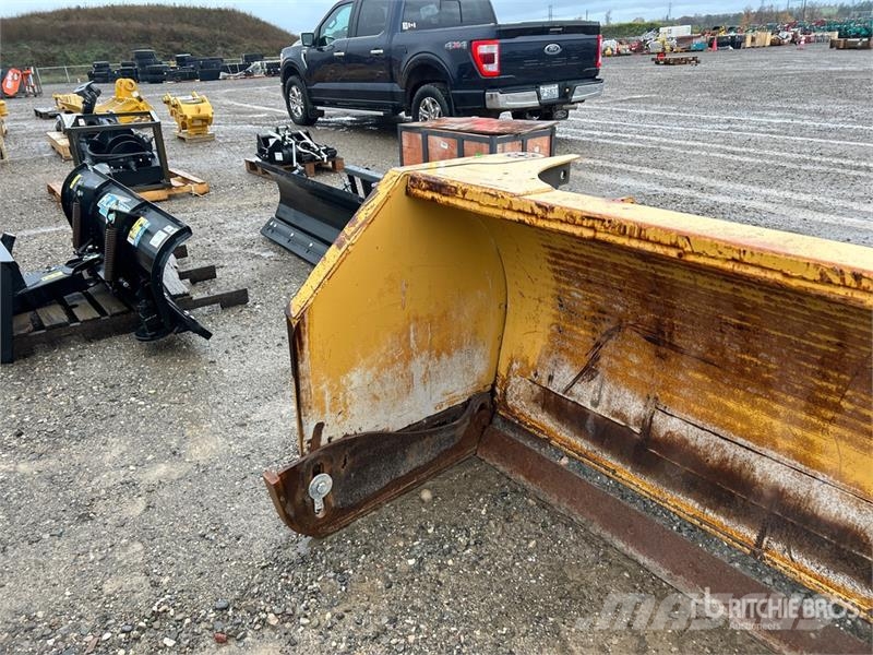 HLA 10-16' with Q50 JD mount Snow Plow Снігоочищувальні ножі та плуги