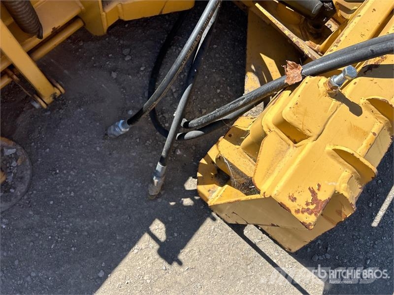 HLA 3000 96 in Skid Steer Snow Blade Sneskovle og -plove