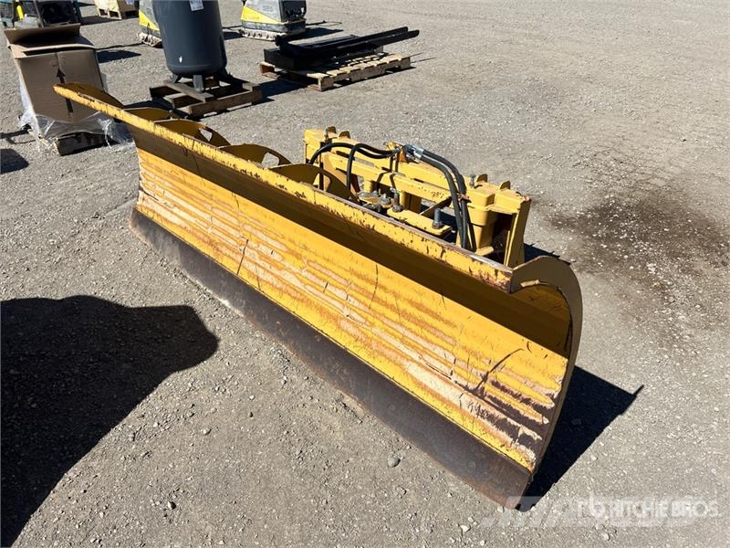 HLA 3000 96 in Skid Steer Snow Blade Sneskovle og -plove