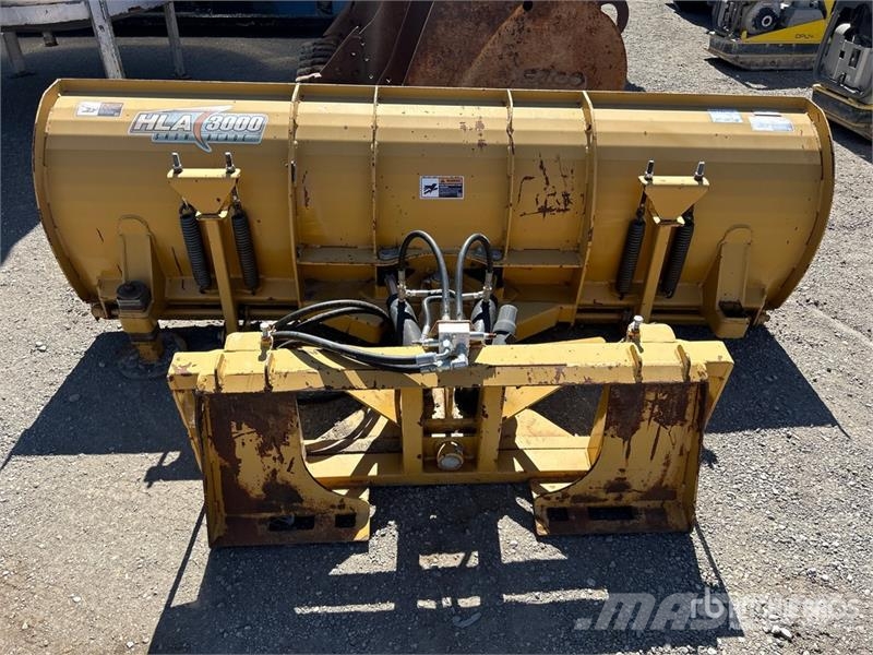 HLA 3000 96 in Skid Steer Snow Blade Sneskovle og -plove