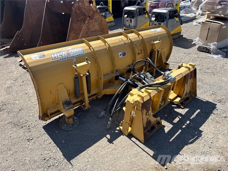 HLA 3000 96 in Skid Steer Snow Blade Sneskovle og -plove