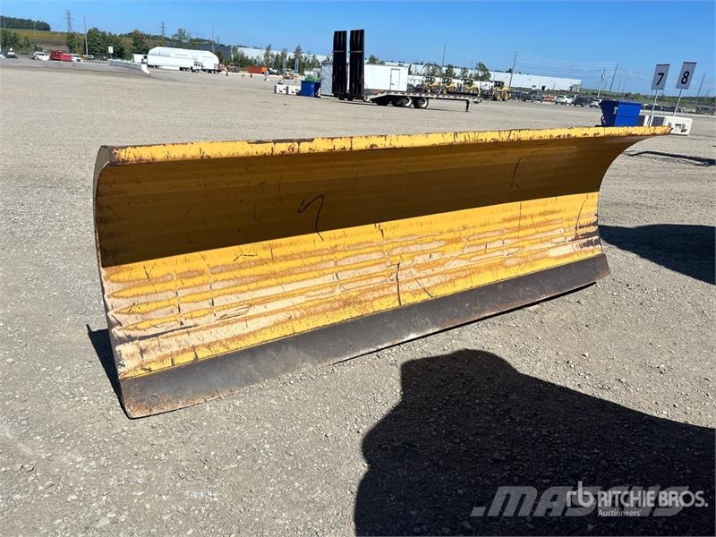 HLA 3000 96 in Skid Steer Snow Blade Sneskovle og -plove