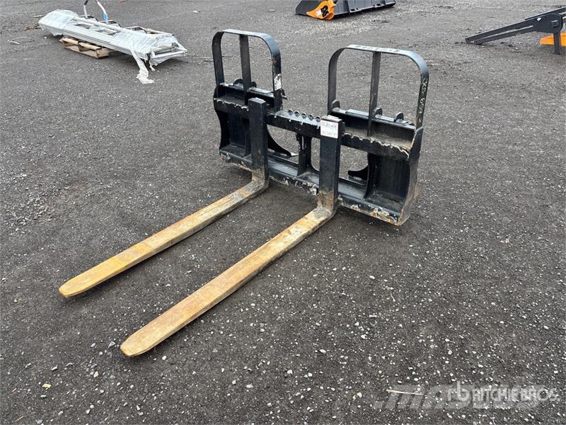 HLA 48 in Skid Steer Forks 지게차