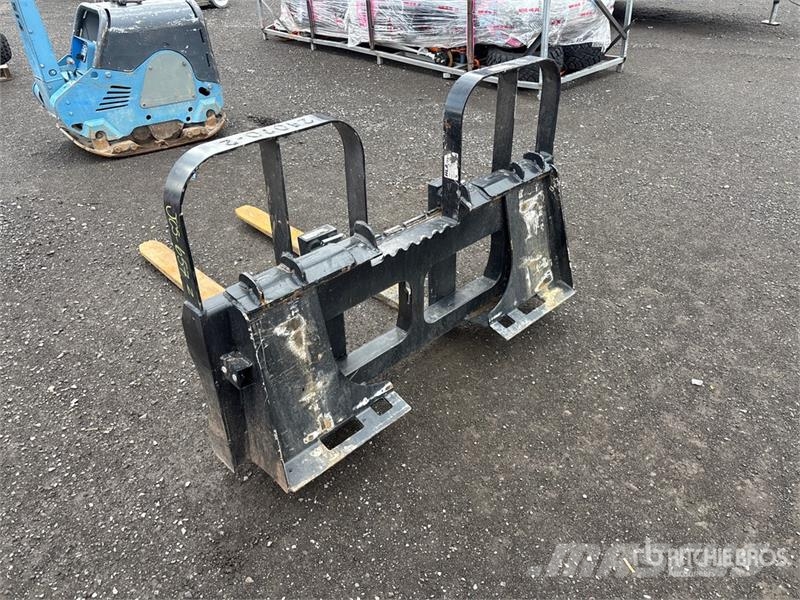 HLA 48 in Skid Steer Forks 지게차