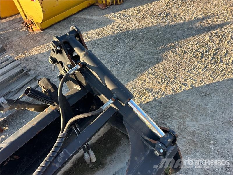 HLA 72 in Skid Steer Grapple Bucket Polipler