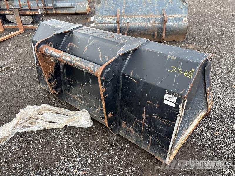 HLA 72 in Telehandler Bucket 버켓