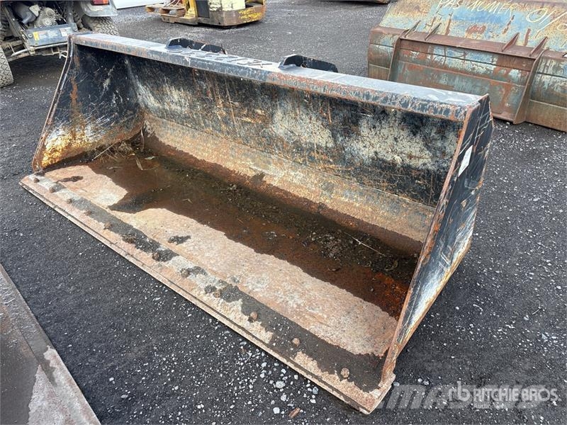 HLA 96 in Telehandler Bucket دلاء