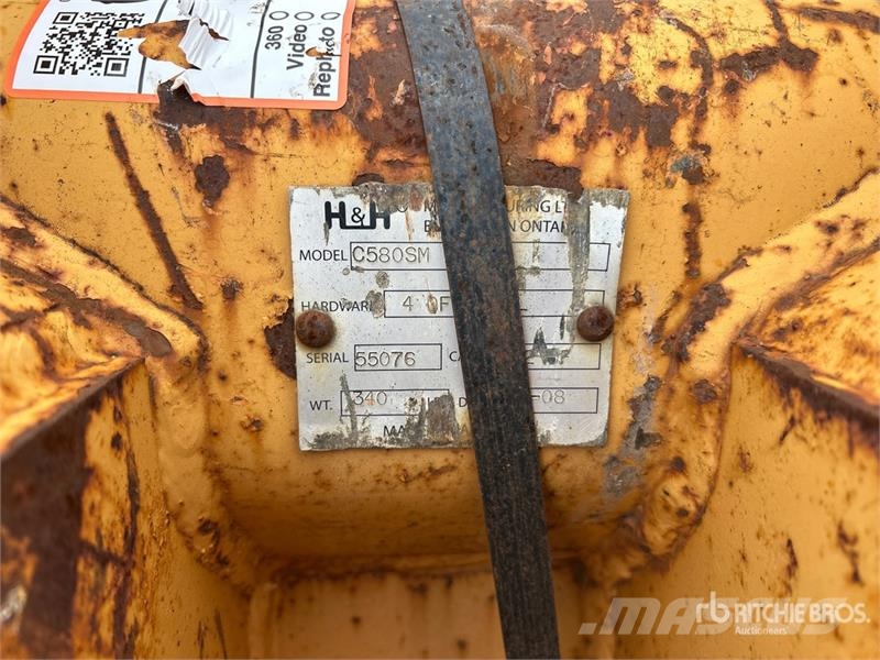 HLA C580SM 16 in Excavator Bucket Ковші