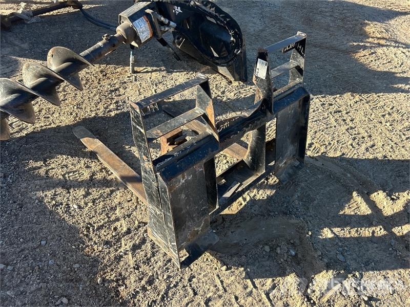 HLA HD20NFBO463 35 in Skid Steer Forks Fourche