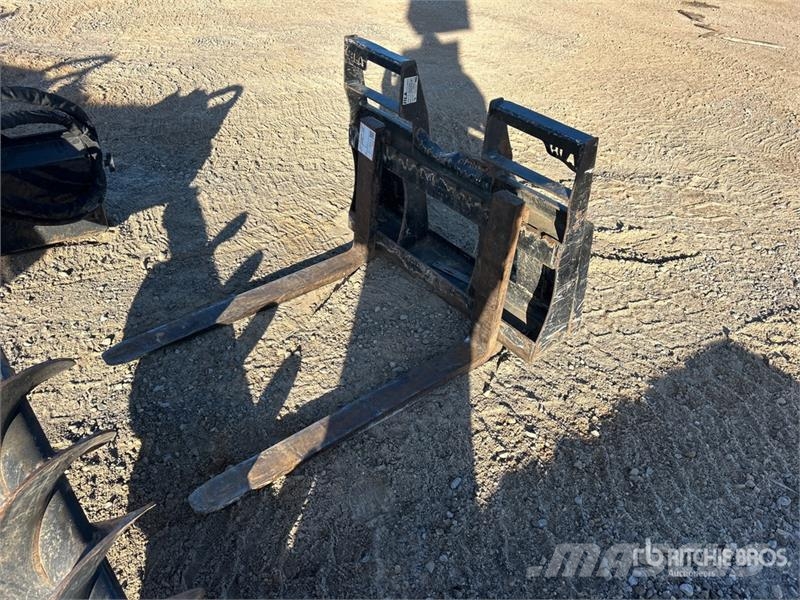 HLA HD20NFBO463 35 in Skid Steer Forks Fourche