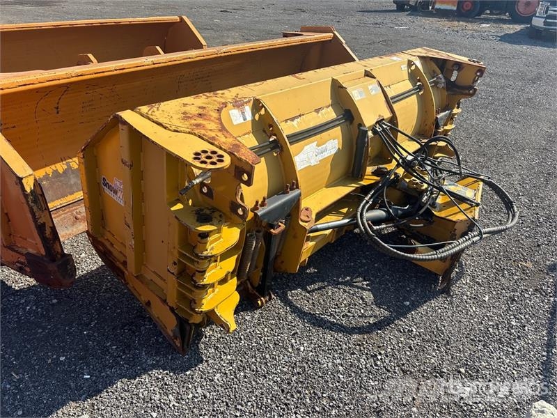 HLA SB5200 16 ft 2 Way Snow Plow حراثات ونصول الجليد