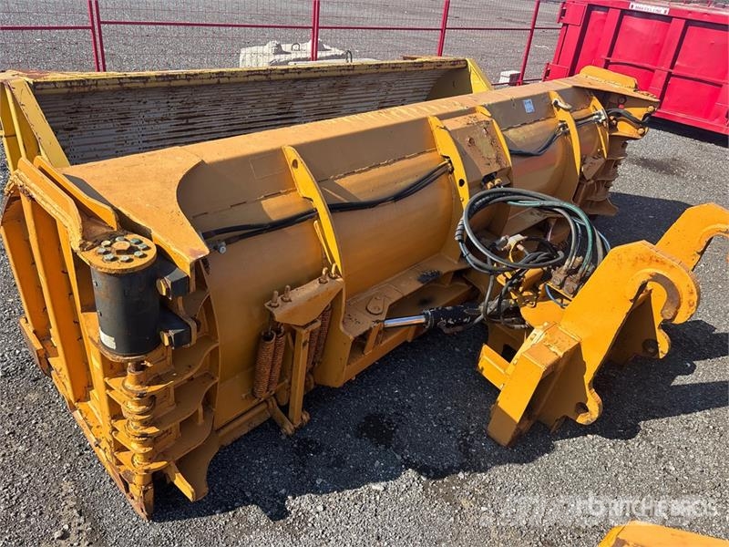 HLA SB5200 18 ft 2 Way Snow Plow حراثات ونصول الجليد