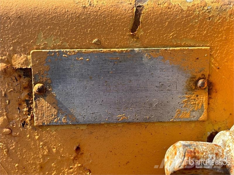 HLA SB5200 18 ft 2 Way Snow Plow حراثات ونصول الجليد