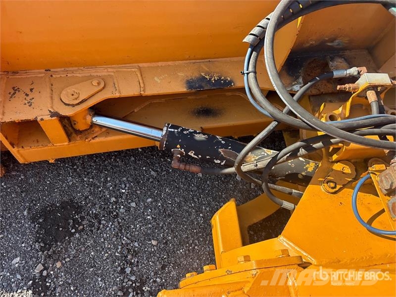 HLA SB5200 18 ft 2 Way Snow Plow حراثات ونصول الجليد
