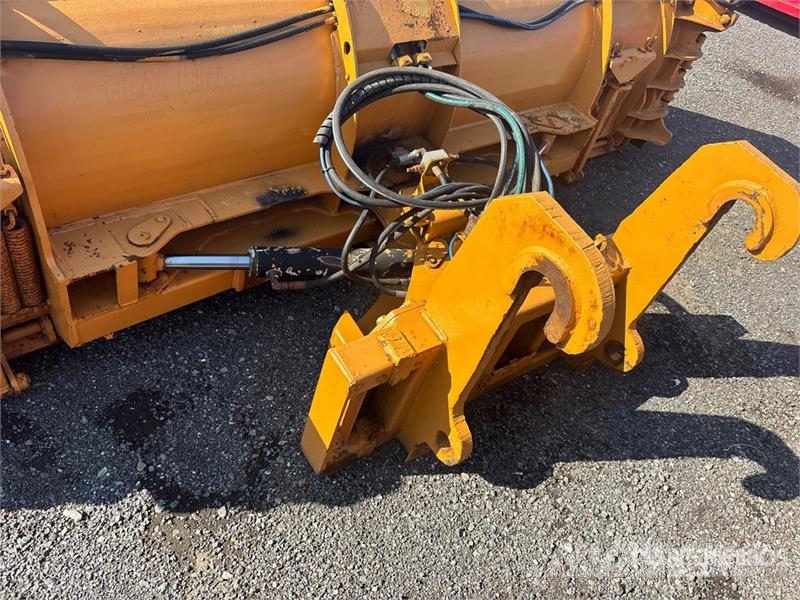 HLA SB5200 18 ft 2 Way Snow Plow حراثات ونصول الجليد