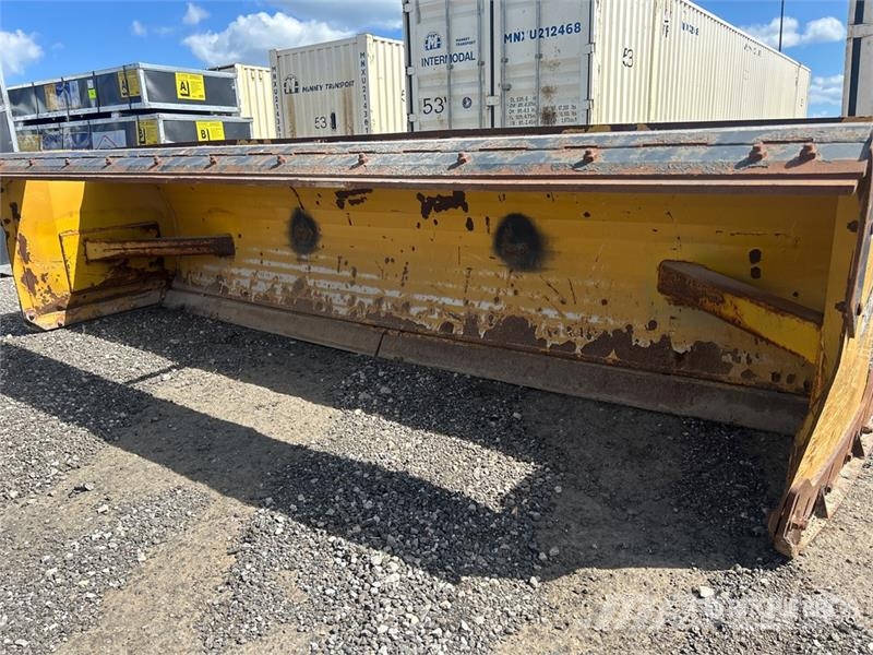 HLA SP3500 12 ft 1 Way Snow Pusher - Fits Wheel Loader حراثات ونصول الجليد