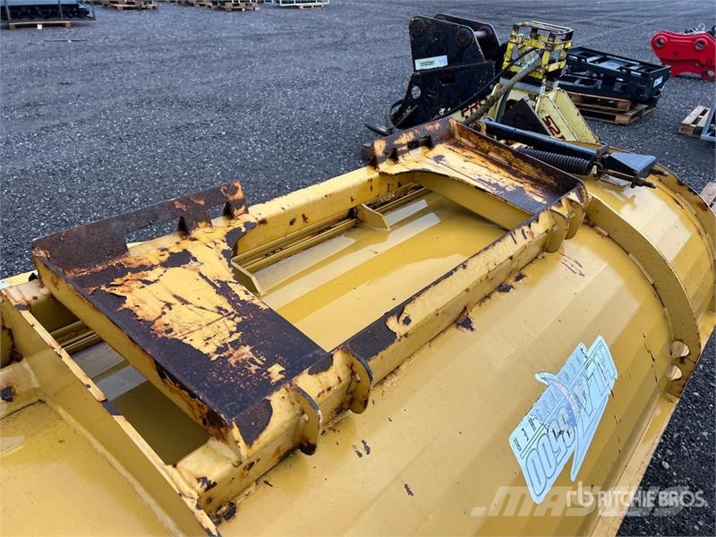 HLA SP3500 8 ft Snow Pusher Snežne daske i plugovi