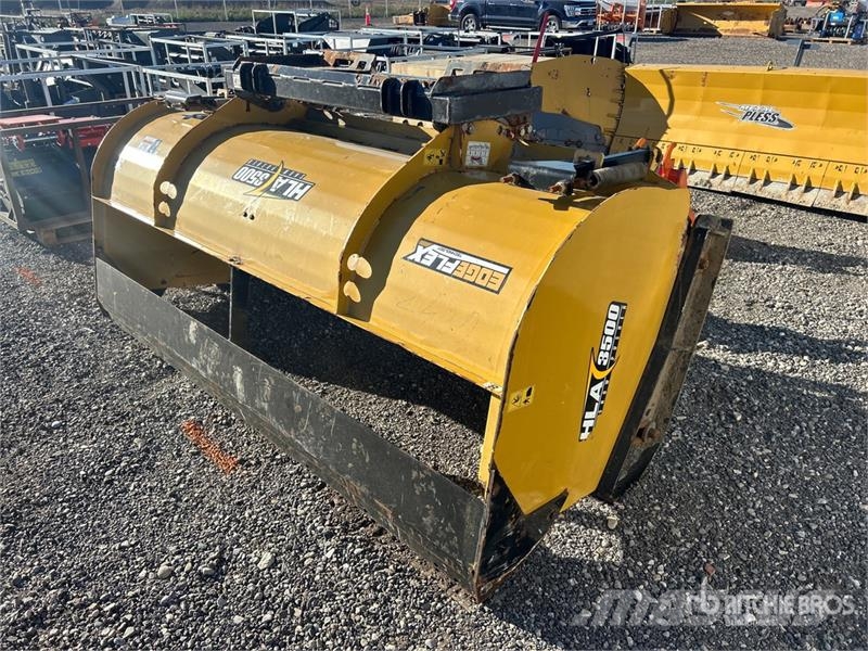 HLA SP3500 8 ft Snow Pusher Hóeltakarítók