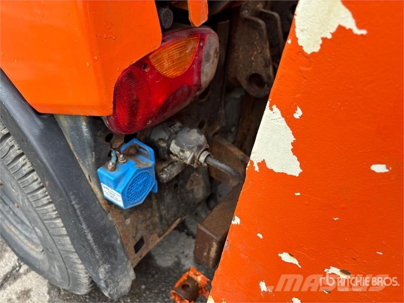 Holder C270 Sidewalk Plow Overige componenten