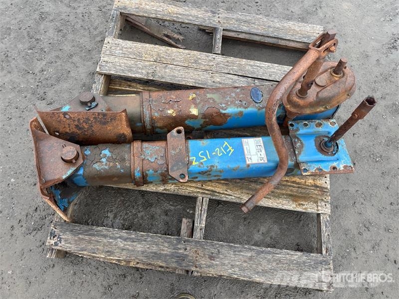  Holland Mack V 30 in Trailer Landing Gear مكونات أخرى