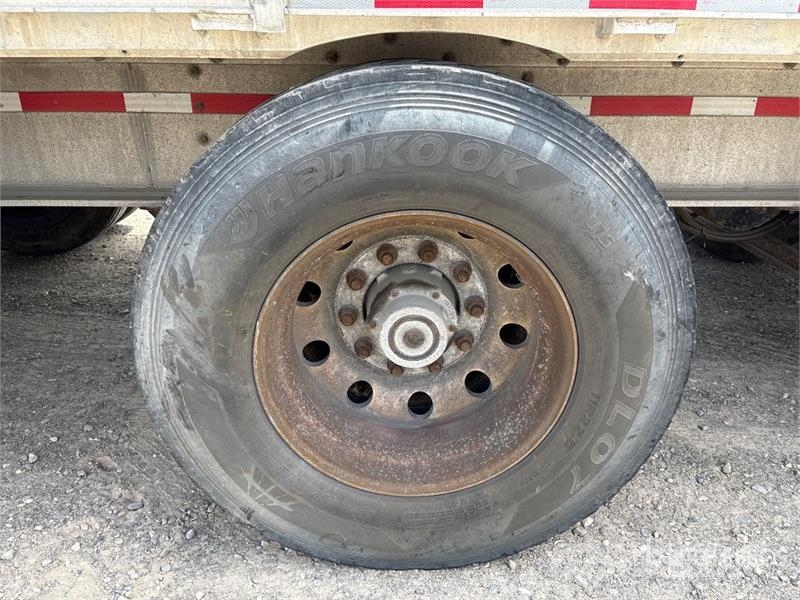 Homebuilt 53 ft T/A Flatbed Trailer (Inoperable) Plataforma plana/laterales abatibles
