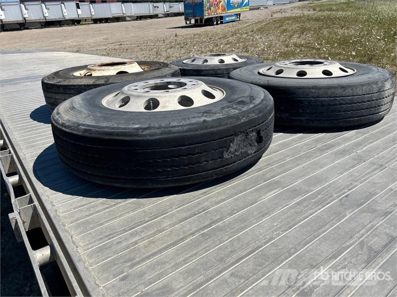 Homebuilt 53 ft T/A Flatbed Trailer (Inoperable) Plataforma plana/laterales abatibles