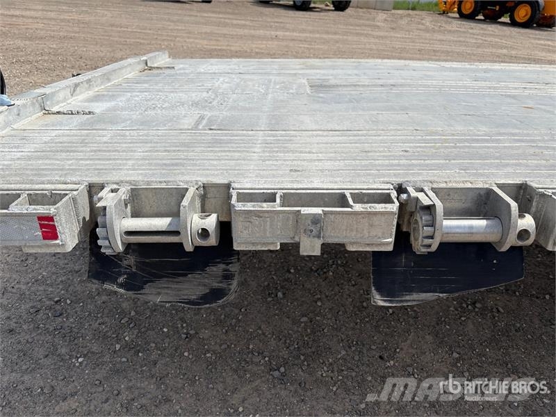 Homebuilt 53 ft T/A Flatbed Trailer (Inoperable) Plataforma plana/laterales abatibles