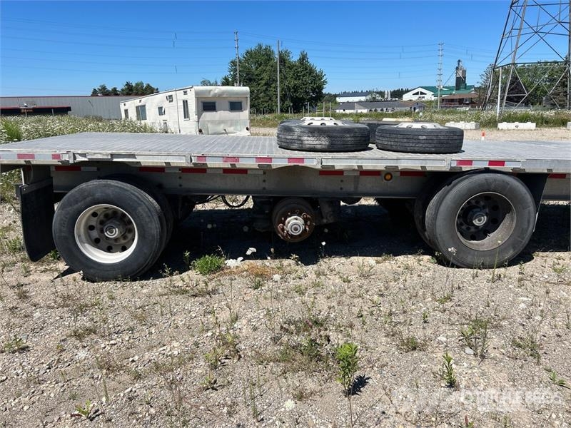 Homebuilt 53 ft T/A Flatbed Trailer (Inoperable) Plataforma plana/laterales abatibles