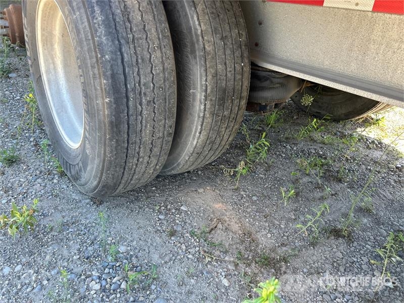 Homebuilt 53 ft T/A Flatbed Trailer (Inoperable) Plataforma plana/laterales abatibles