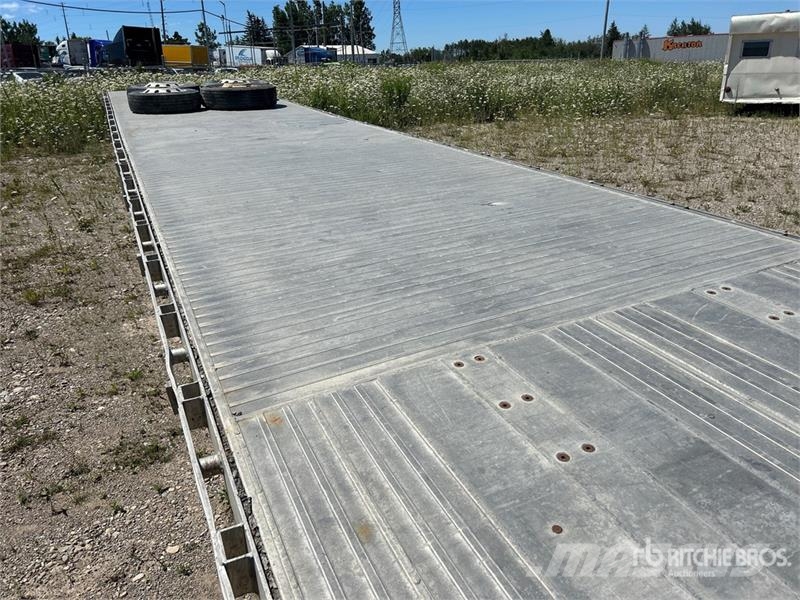 Homebuilt 53 ft T/A Flatbed Trailer (Inoperable) Plataforma plana/laterales abatibles
