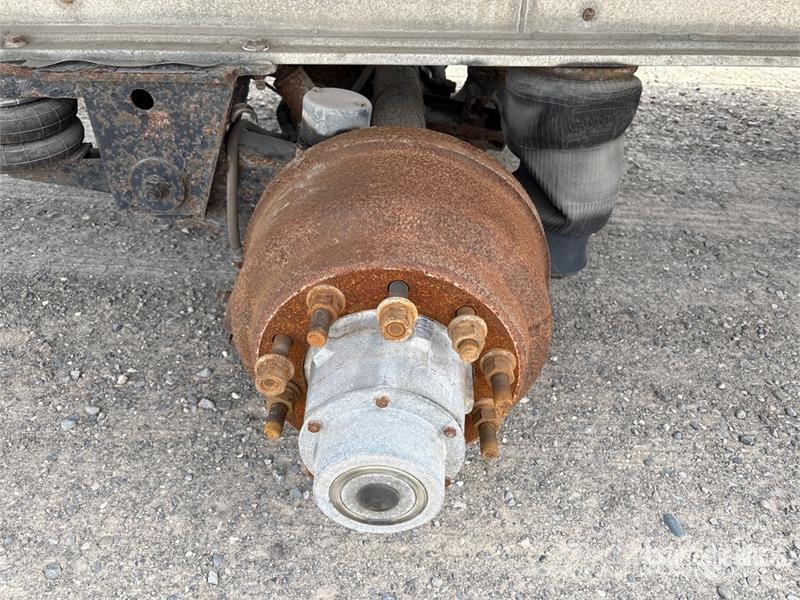 Homebuilt 53 ft T/A Flatbed Trailer (Inoperable) Plataforma plana/laterales abatibles