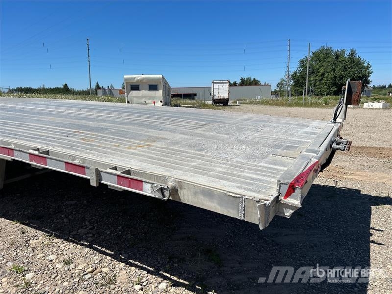 Homebuilt 53 ft T/A Flatbed Trailer (Inoperable) Plataforma plana/laterales abatibles