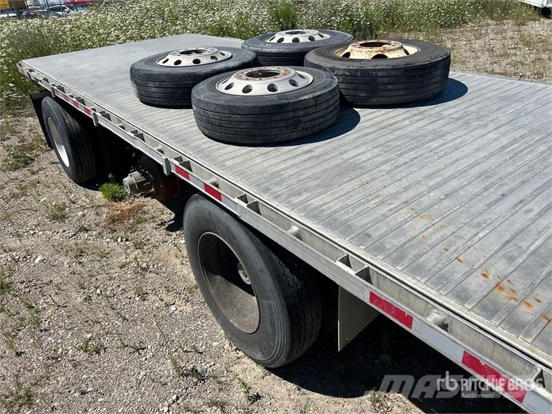 Homebuilt 53 ft T/A Flatbed Trailer (Inoperable) Plataforma plana/laterales abatibles