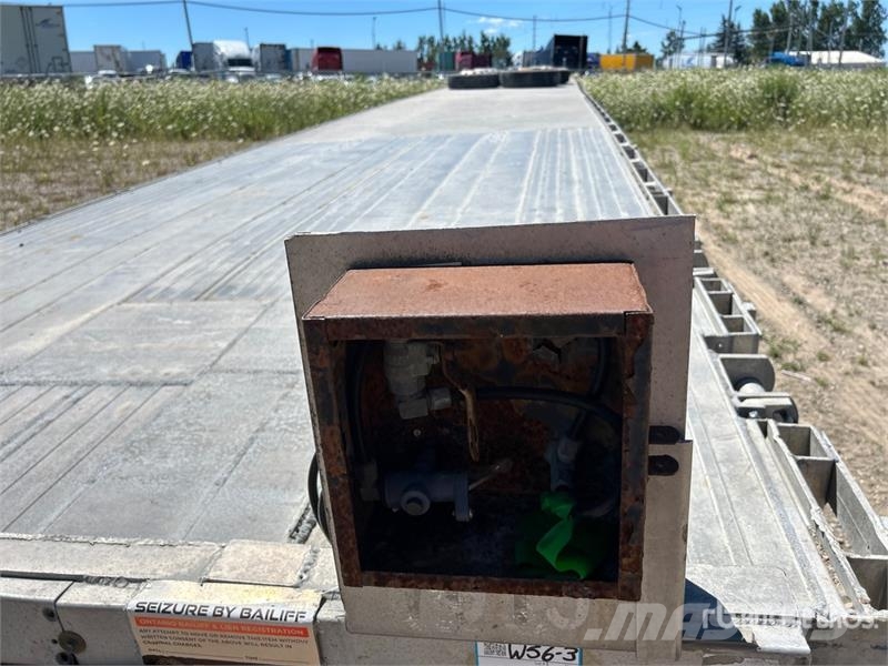 Homebuilt 53 ft T/A Flatbed Trailer (Inoperable) Plataforma plana/laterales abatibles