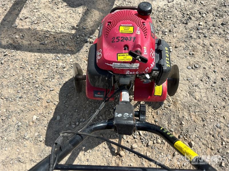Honda F220 Rototiller Gradas vibratorias / rotocultivadoras