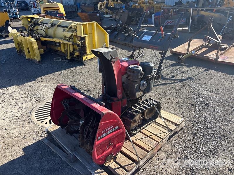 Honda HS928TC 28 in Walk-Behind Snow Blower Schneefräse