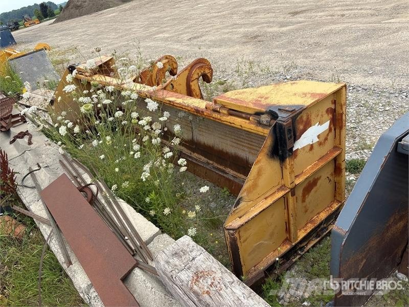 Horst Welding SP550012 12 ft 1 Way Snow Pusher - Fits Wheel Load Lemiesze i pługi śnieżne