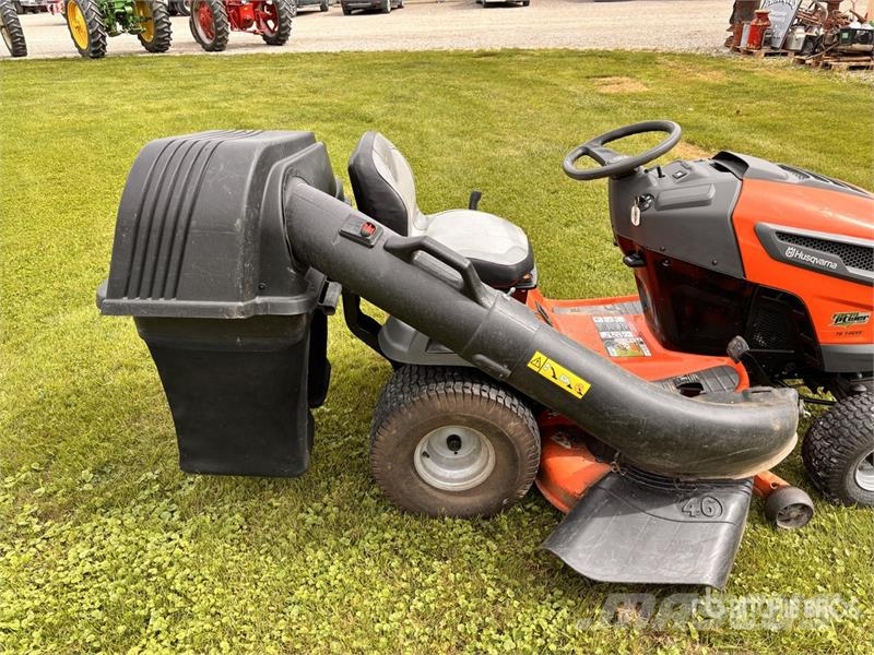 Husqvarna TF146XK 4x2 Ride-On Lawn Mower Traktorklippere